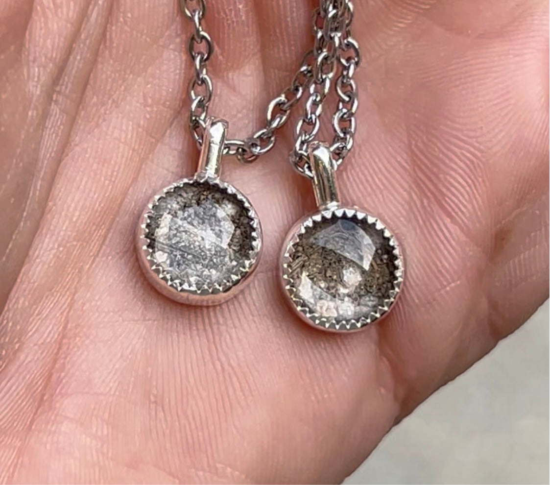 SMALL ROUND MEMORIAL PENDANT