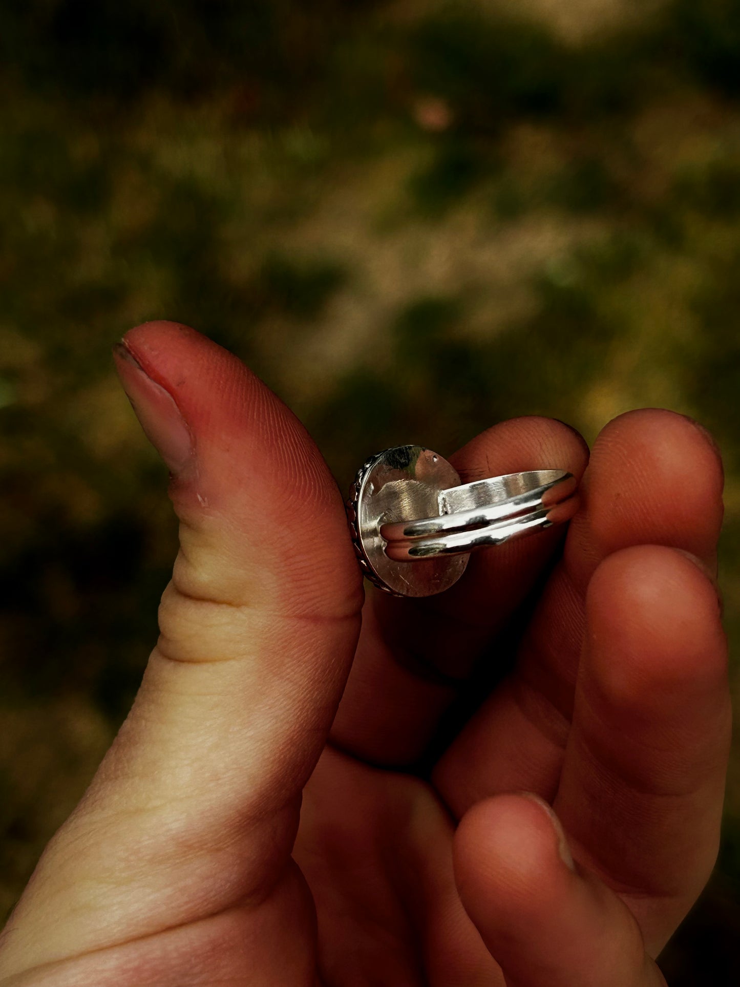 ROUND MEMORIAL RING