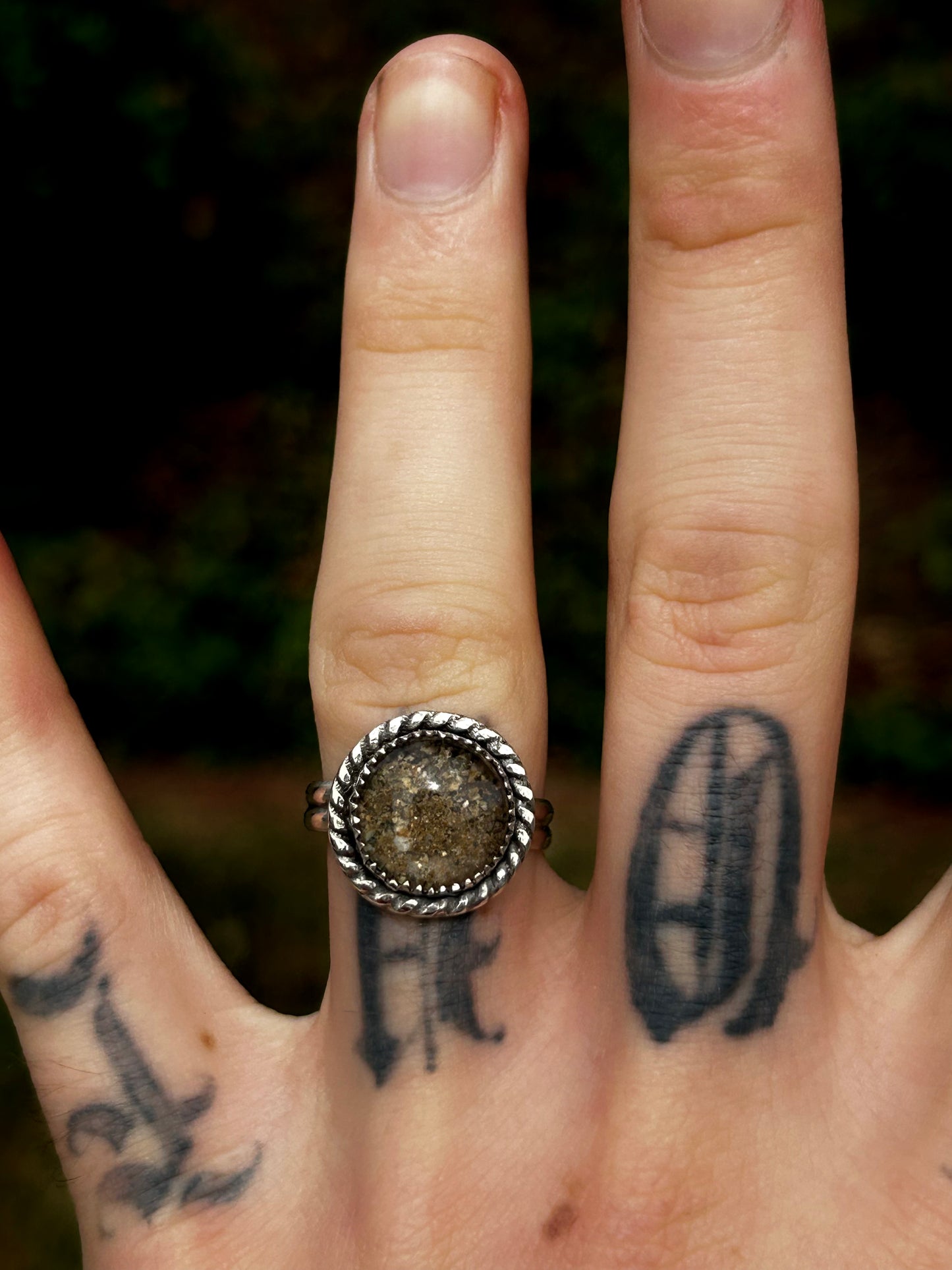 ROUND MEMORIAL RING