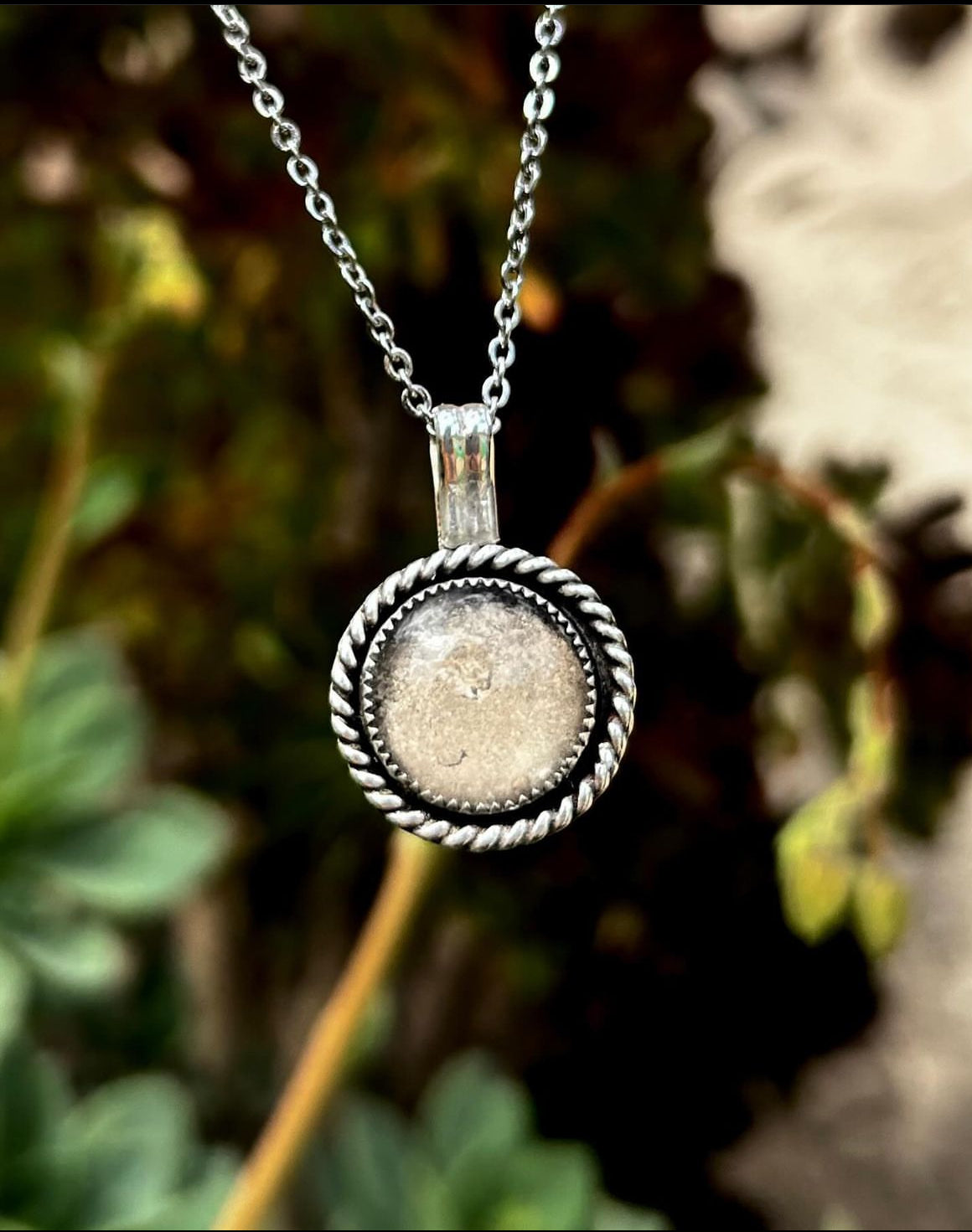 ROUND MEMORIAL PENDANT