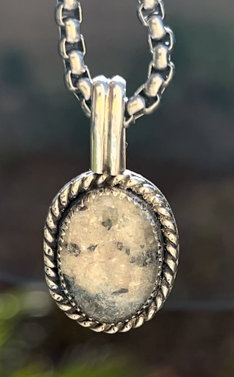 OVAL MEMORIAL PENDANT