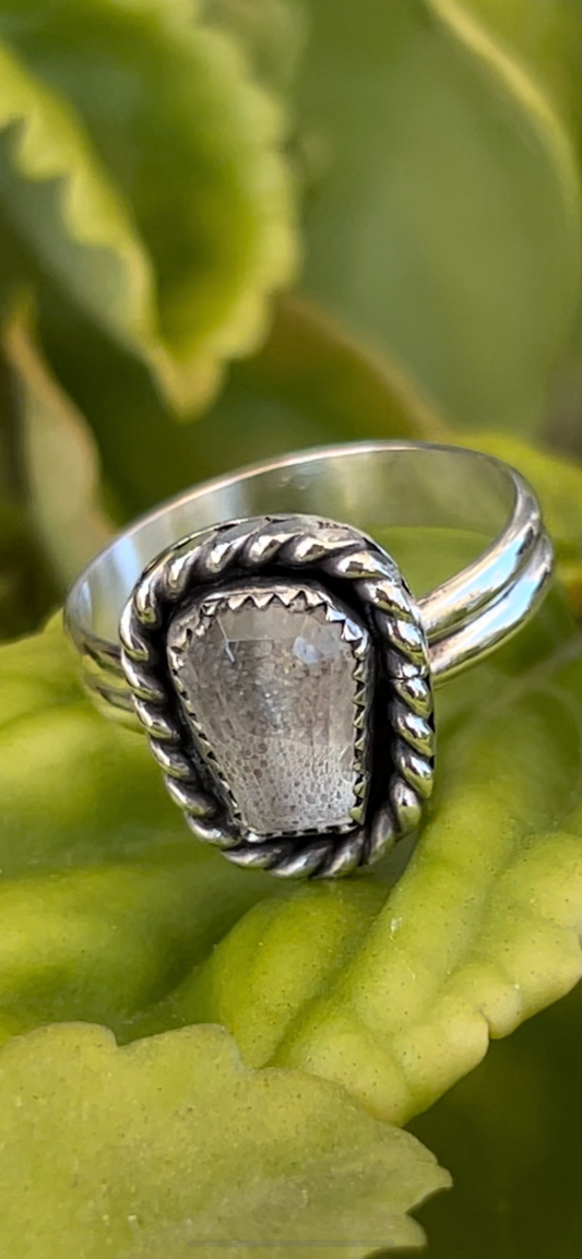 MEMORIAL ASH/DIRT/SAND COFFIN RING