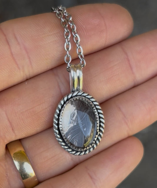 OVAL MEMORIAL PENDANT